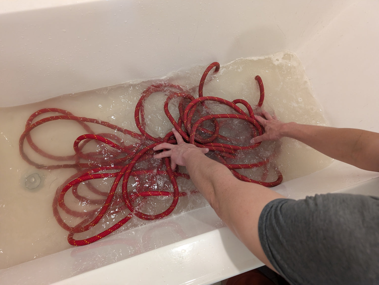 Washing Upcycled Ropes in a bathtub