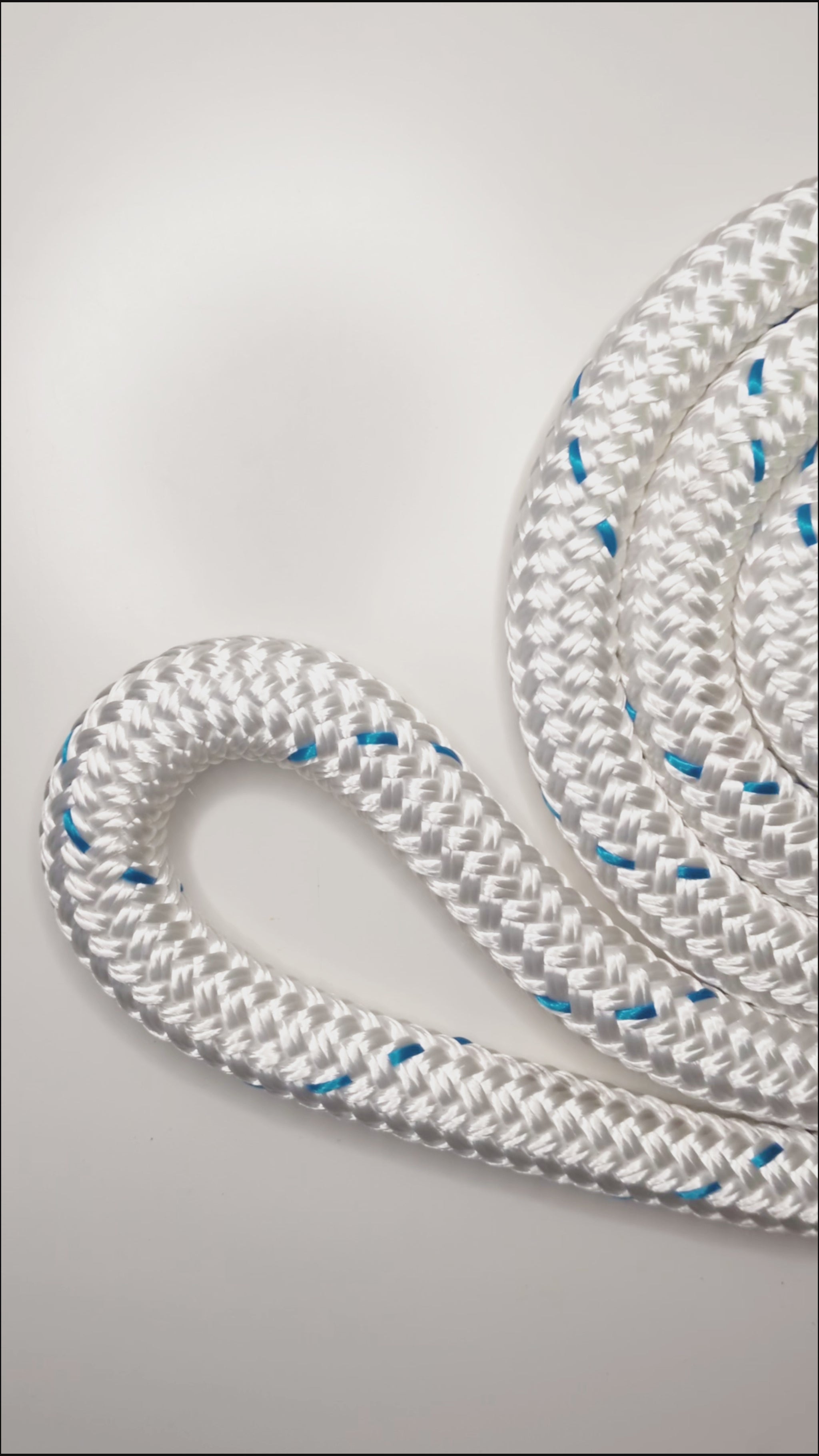 Video of the Pulse White Heavy Rope Flow Rope with Slim Handles Made in Canada