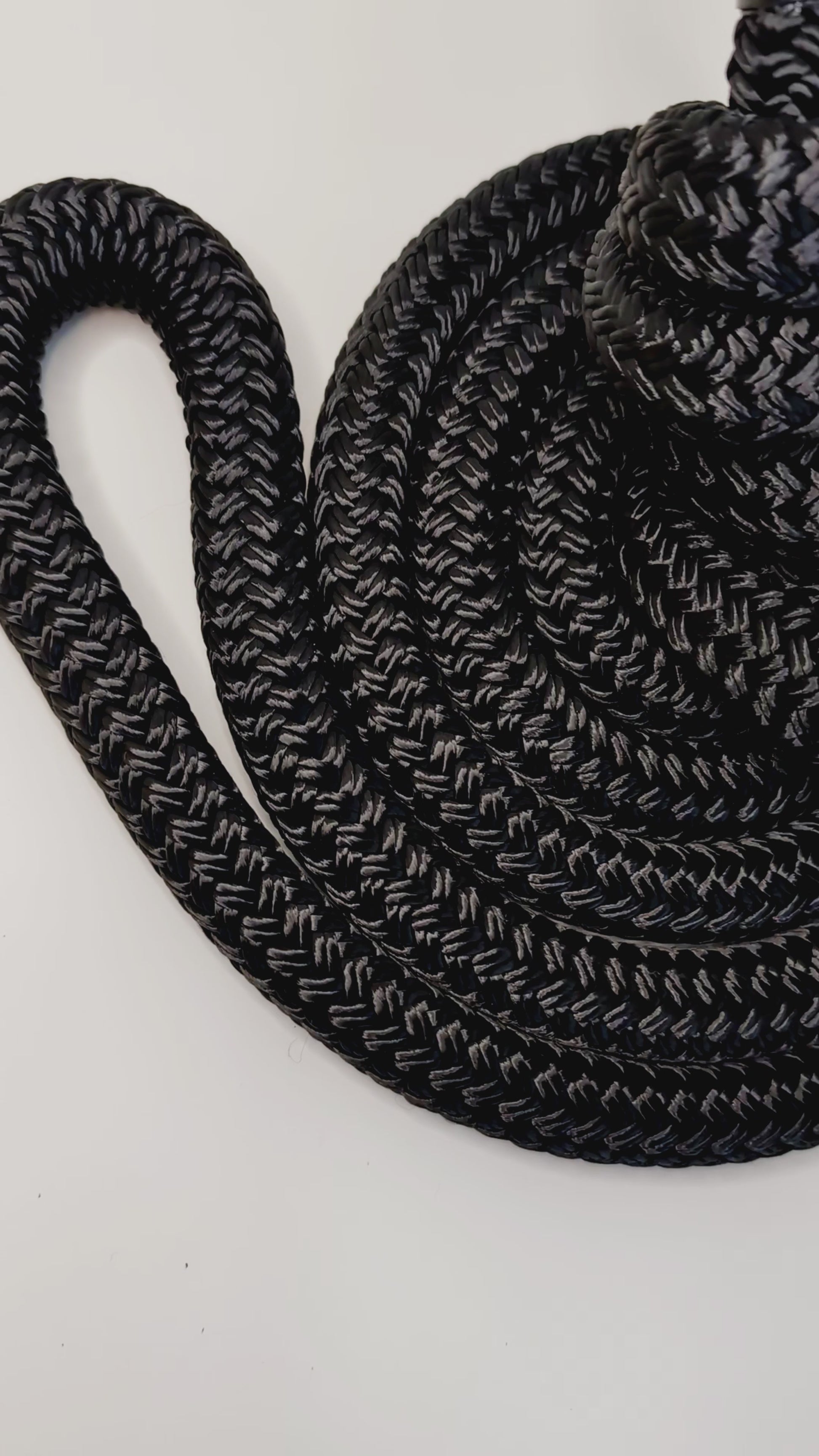 Video of the Blackberry Pulse Heavy Rope Flow Rope 