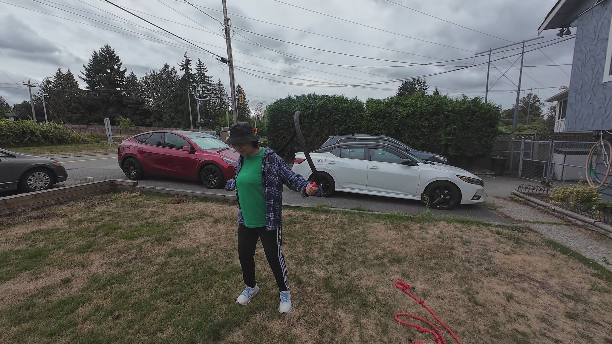Mary Ann tries out the Elderberry Obsidian Heavy Flow Rope